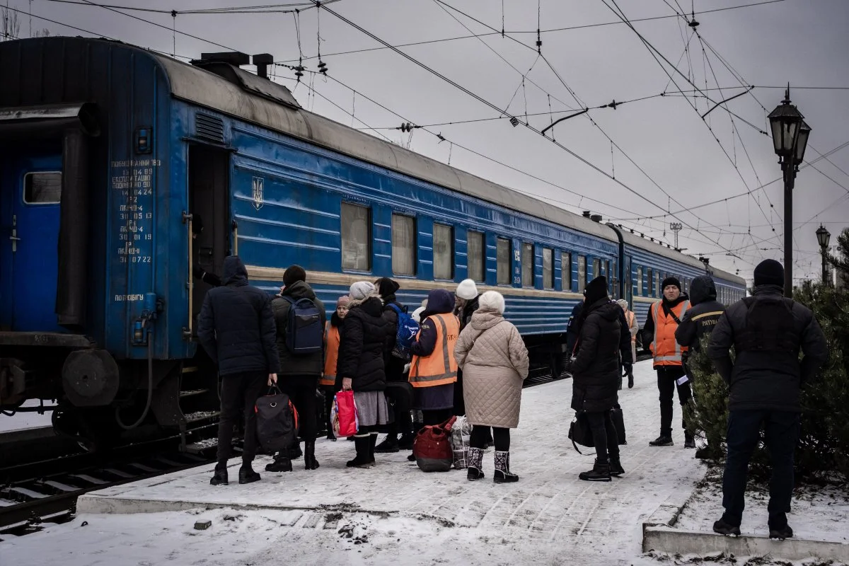 Евакуація під час війни: як підготуватися і що обовʼязково взяти
