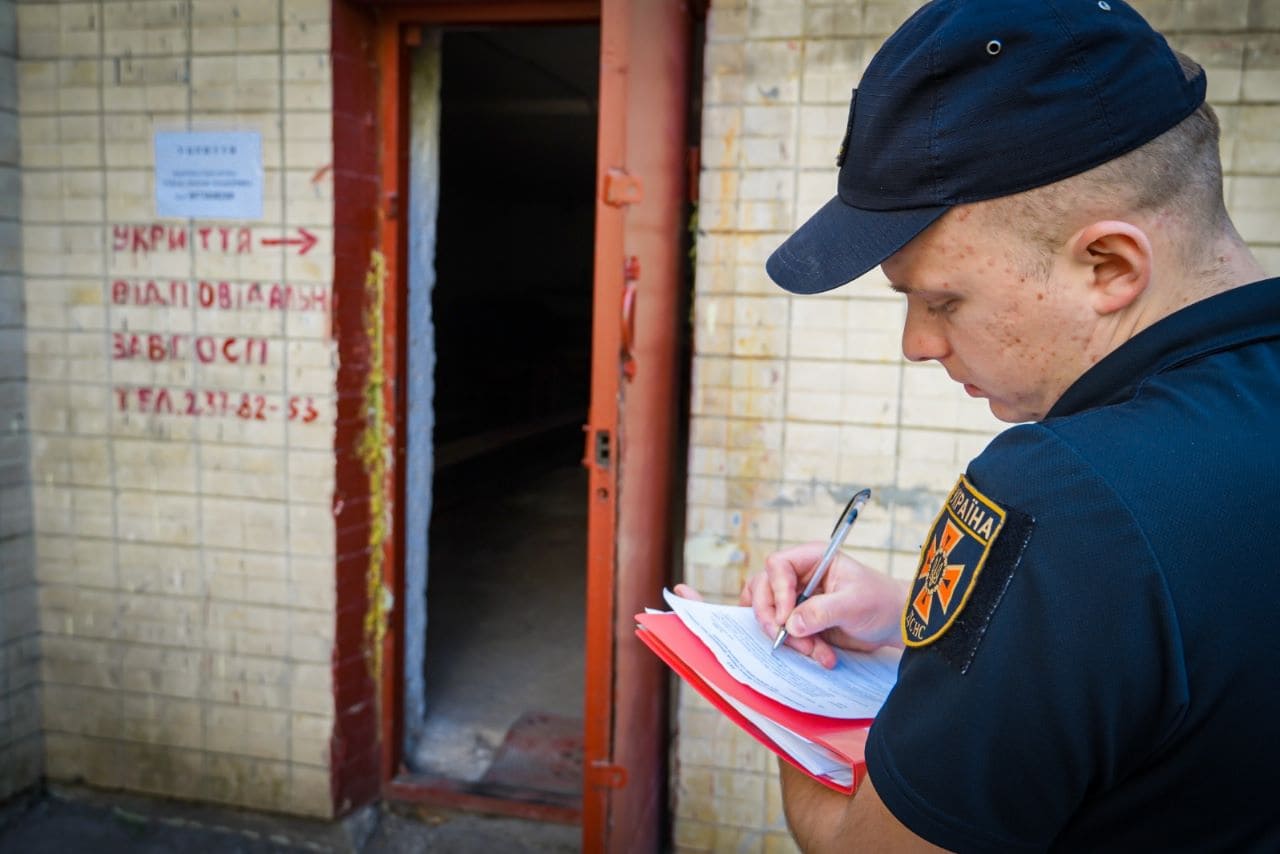 Дії під час сигналу повітряної тривоги «Увага всім!»: алгоритм та правила поведінки